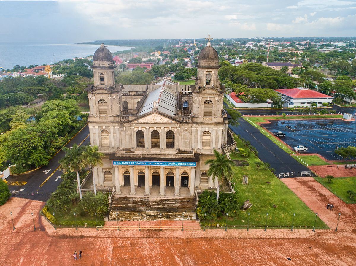 Puerto Salvador Allende and the malecón